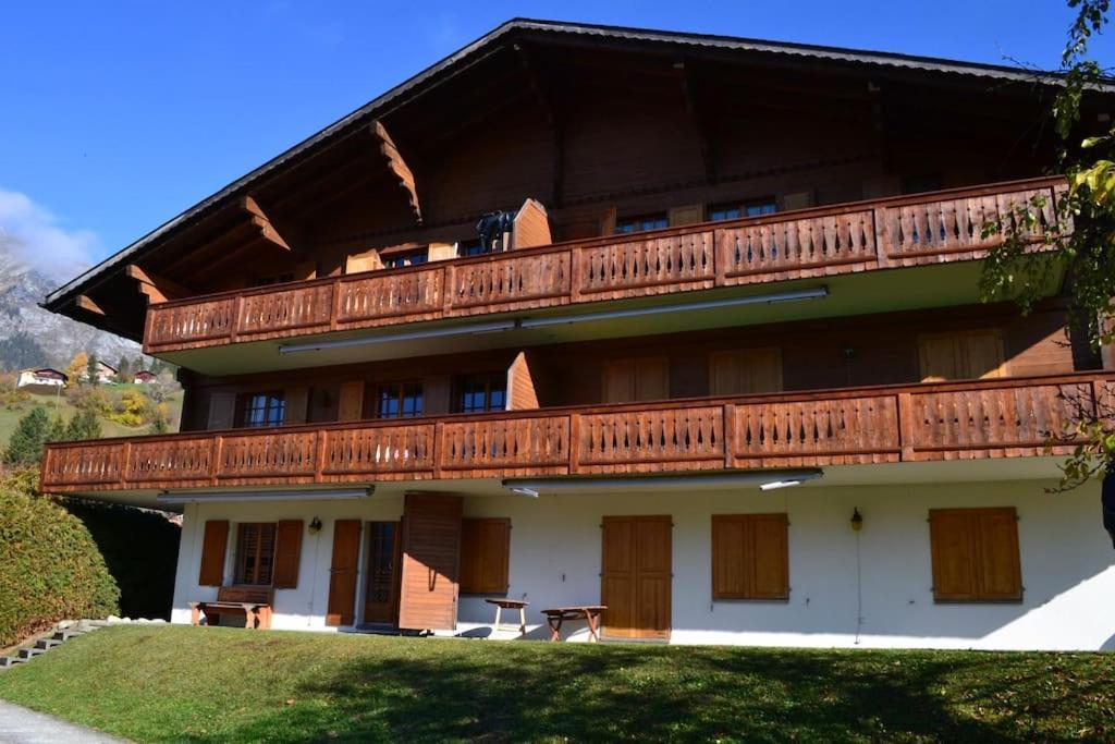 Cozy Apartment In The Heart Of The Alps Chateau-d'Oex Kültér fotó